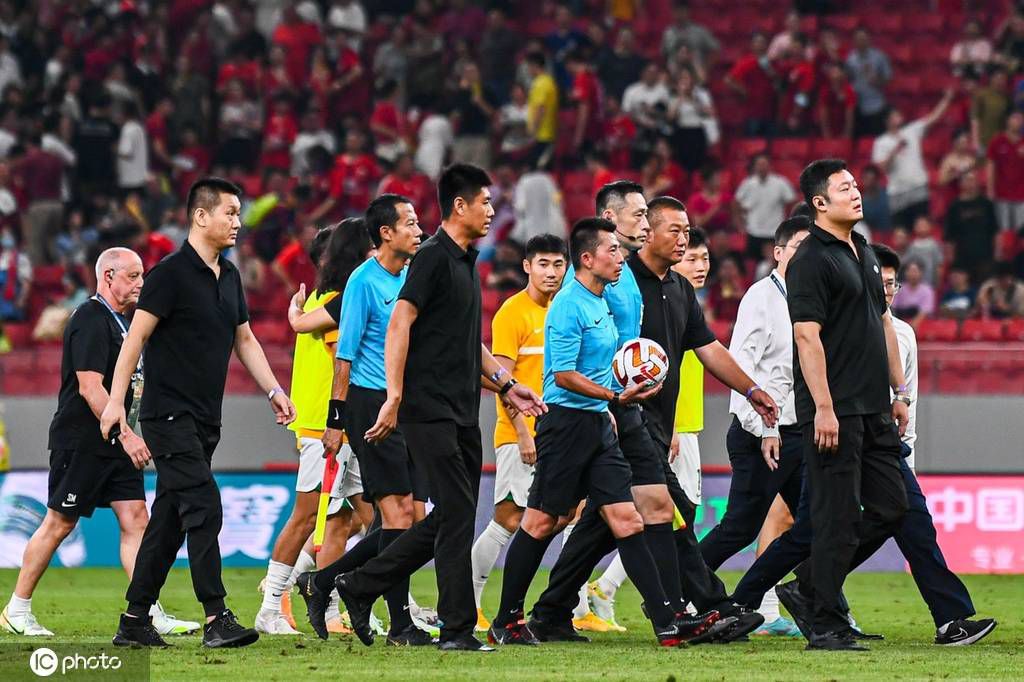 U23亚洲杯分组A组：卡塔尔、澳大利亚、约旦、印尼B组：日本、韩国、阿联酋、中国C组：沙特、伊拉克、泰国、塔吉克斯坦D组：乌兹别克斯坦、越南、科威特、马来西亚罗马诺：格列兹曼专注于马竞 他不会在冬窗加盟曼联罗马诺在今天的专栏中谈到了格列兹曼，直接指出法国球星只想留在马德里竞技，和曼联没有联系。